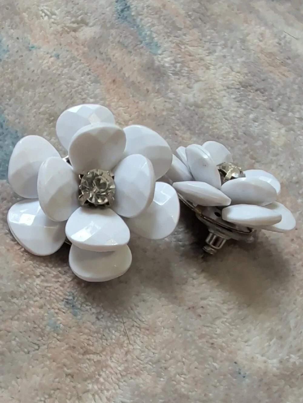 Vintage White Floral Statement Earrings with Crystal Center Retro 1